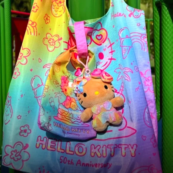 ❣️[NWT] Gift Set Hello Kitty Bag and Keyring Accessory | Limited Edition - Picture 4 of 9